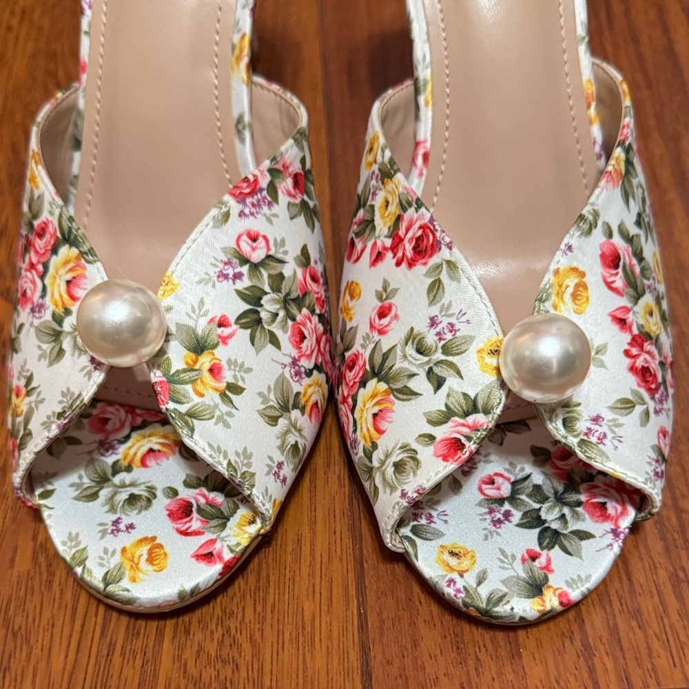 Floral High-heeled Stilettos With Pearl Accent - Picture 5 of 10